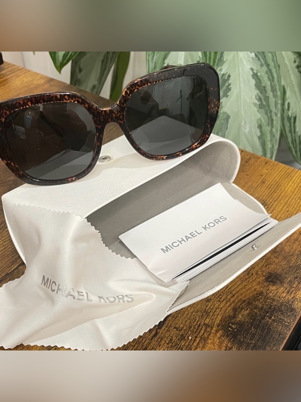 Michael Kors Manhasset MK2140 Sunglasses Tortoise MK Logo Print - Picture 9 of 9